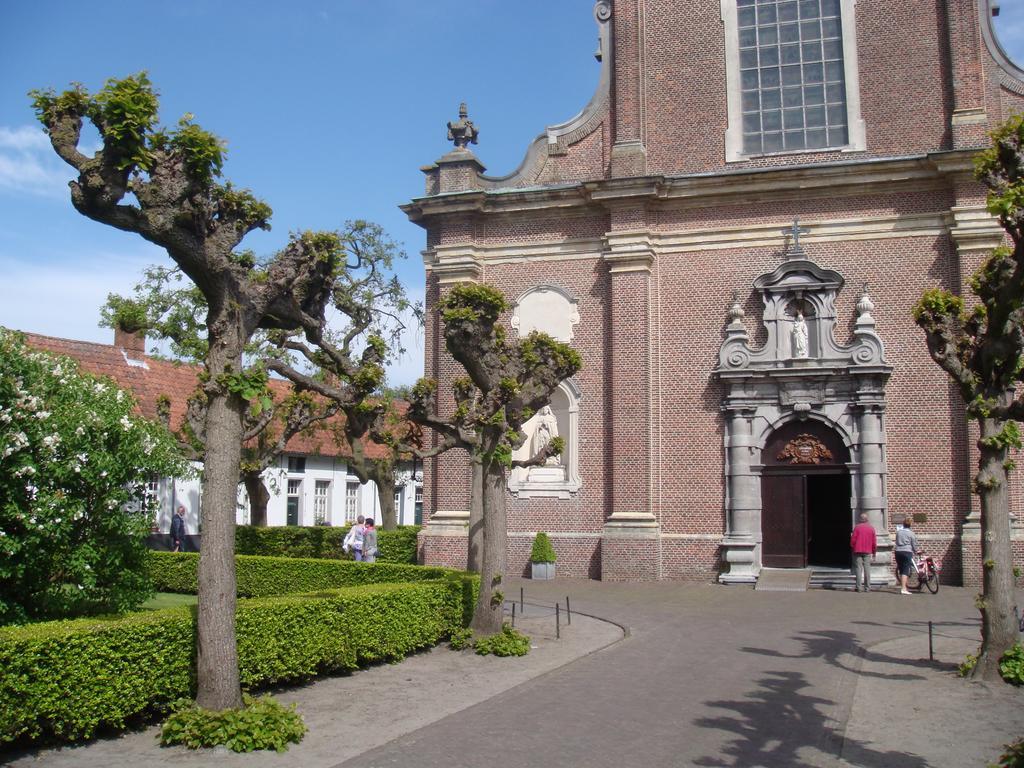 B&B De Grote Plaats Hoogstraten Exterior photo